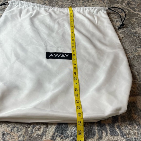 Away White Carryon Dust Bag - Picture 3 of 3
